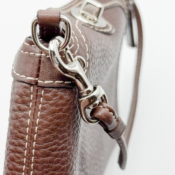 Coach Brown Pebbled Leather Wristlet Bag – Turnlock Closure & Contrast Stitching - Picture 3 of 10
